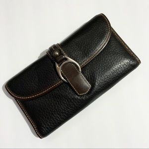 Dooney & Bourke Bags - Dooney & Burke Leather Wallet Dooney & Bourke Bags - Dooney & Burke Leather Wallet